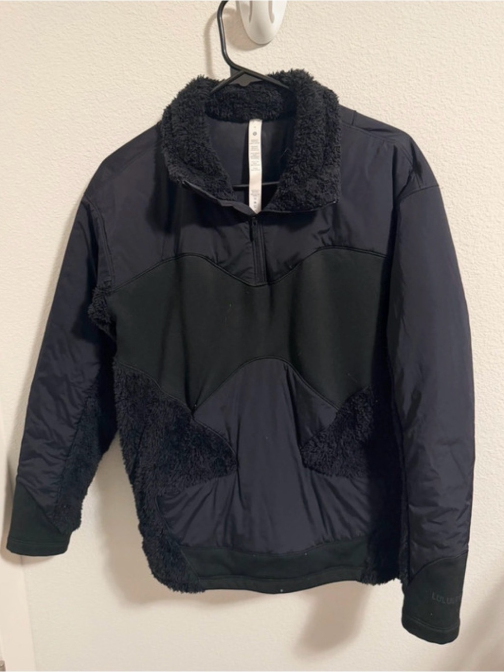 Lululemon women’s size 6 black fleece quarter zip jacket